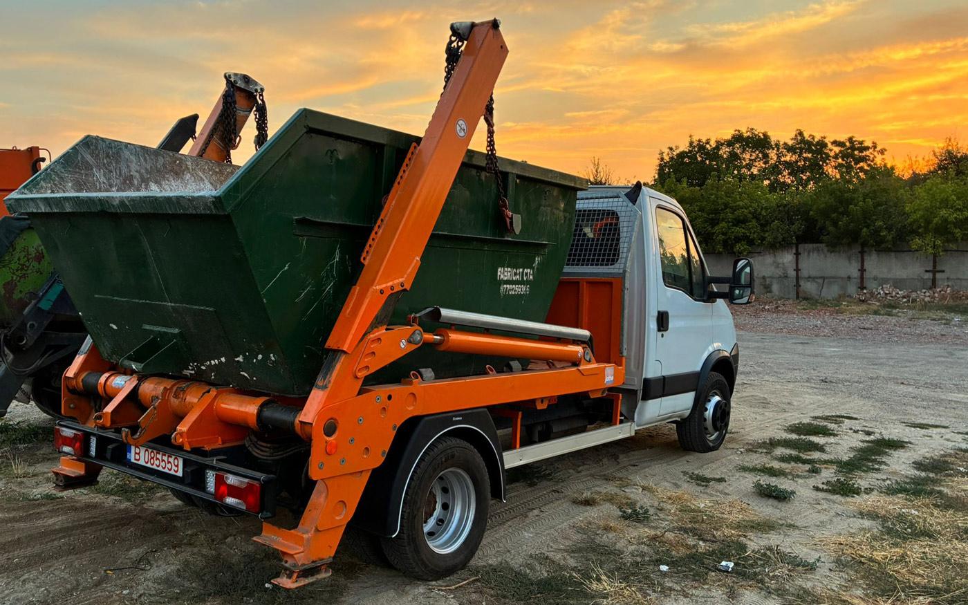 închiriere a unui container de moloz